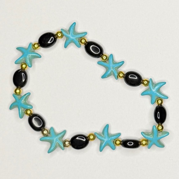 Handmade Jewelry - Black Onyx and  Howlite gemstone bracelet handmade stretchy